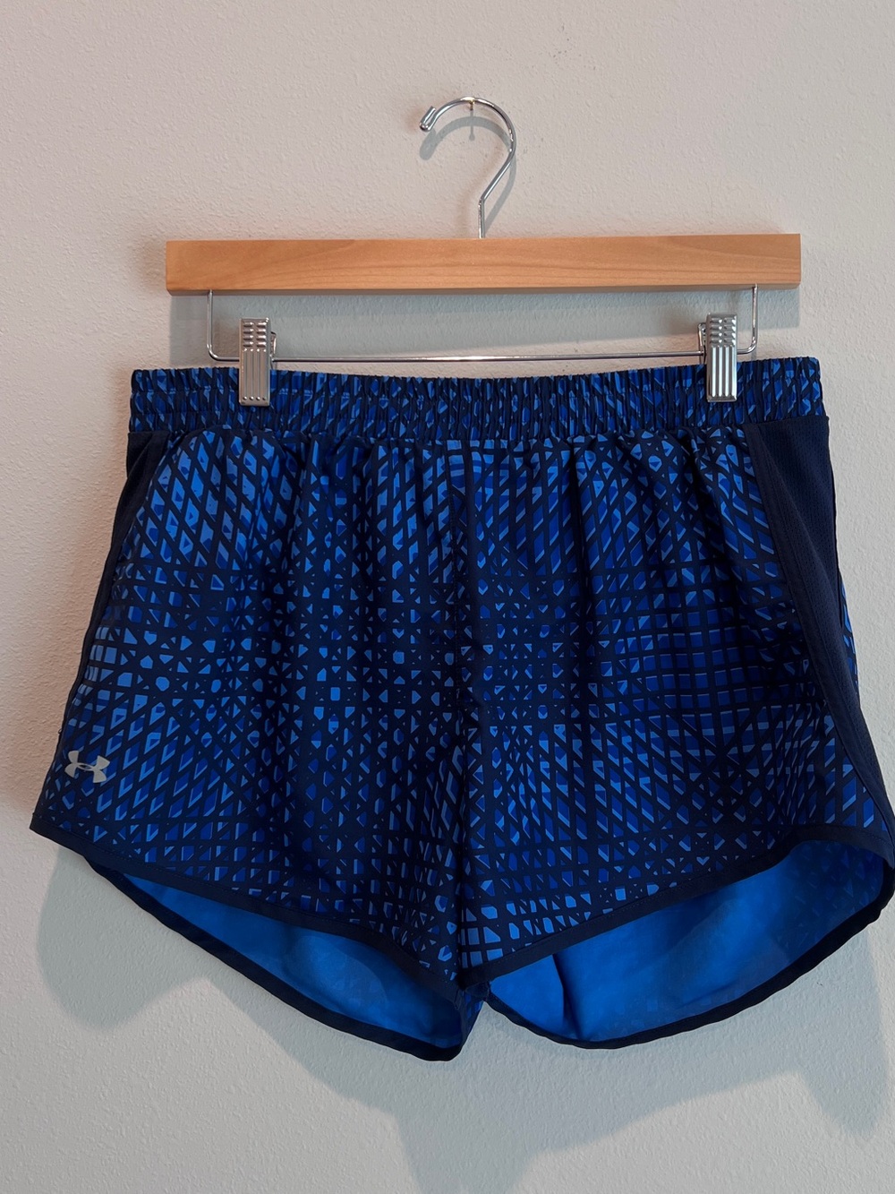 Under Armour Womens Fly By 2.0 Running Shorts Size M Blue Black Geometric Gym